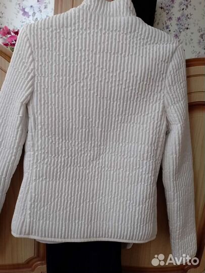 Куртка женская 42 44