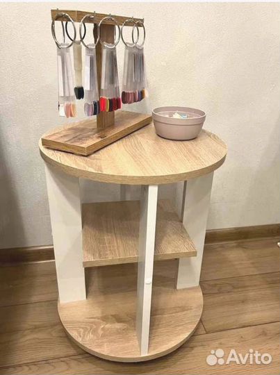 Журнальный столик на колесах