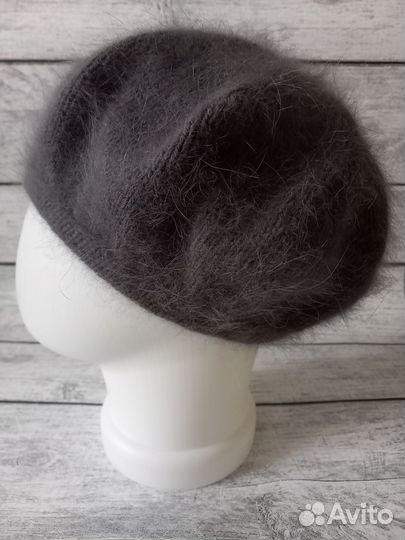 Берет женский вязаный