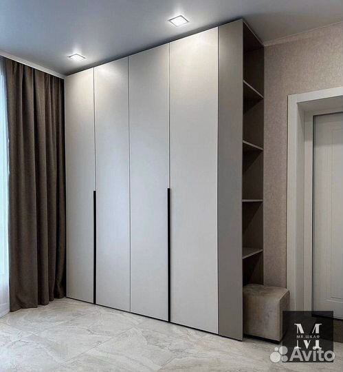 Распашной шкаф