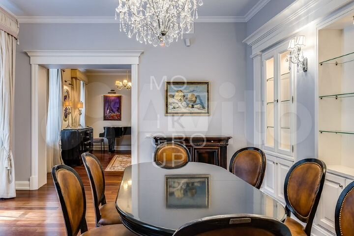 Дом 550 м² на участке 15 сот.