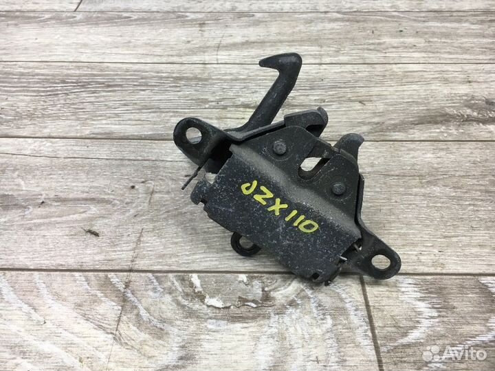 Замок капота Toyota Mark II X110 (2000—2007)