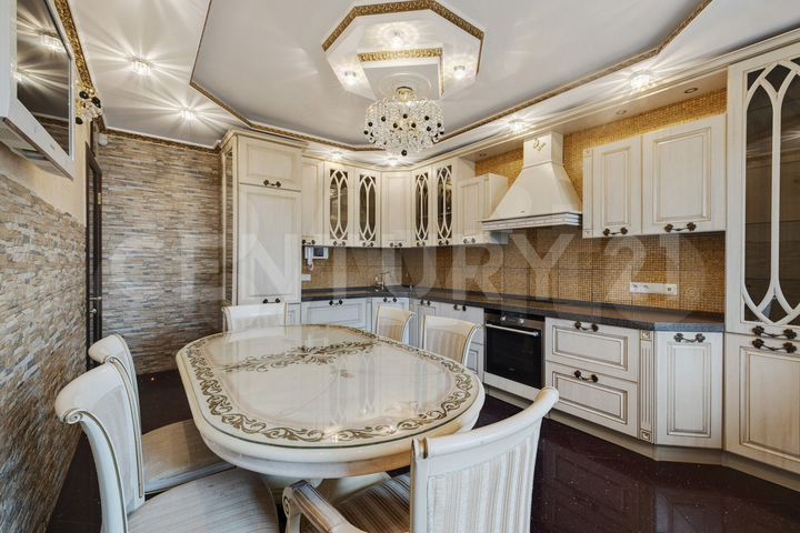 2-к. квартира, 77,7 м², 4/10 эт.