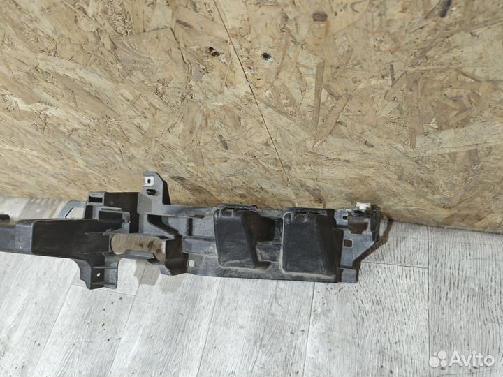 Усилитель переднего бампера Range Rover L322