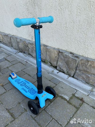 Самокат трехколесный