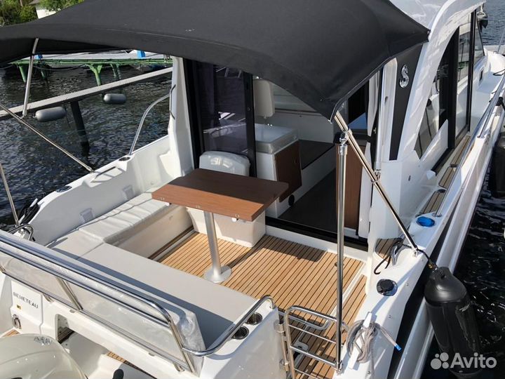 Моторная яхта Beneteau Antares 9 OB 2023г