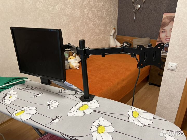 Кронштейн для монитора на стол