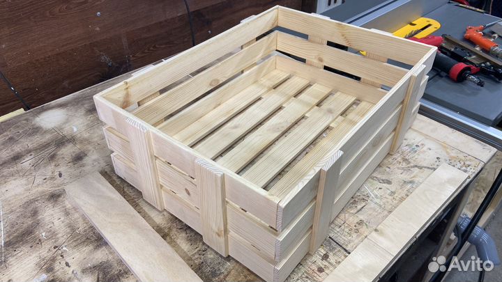 Деревянный ящик для подарка