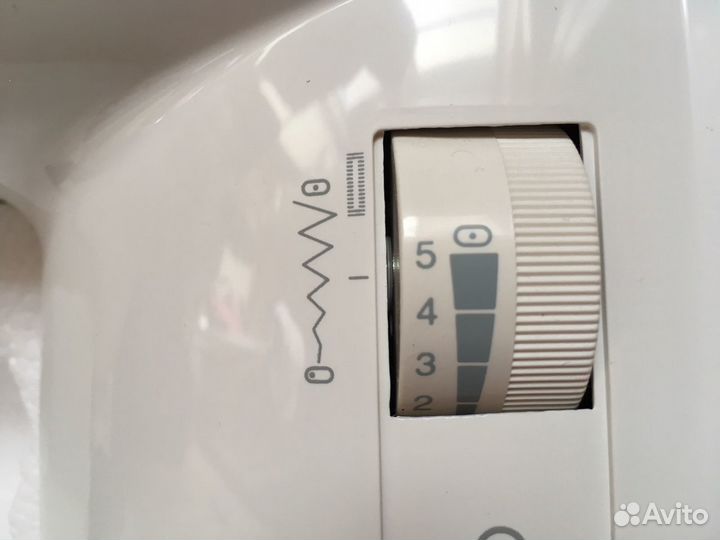 Новая швейная машинка Elna 2110