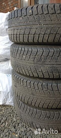 Комплект зимней шипованной резины