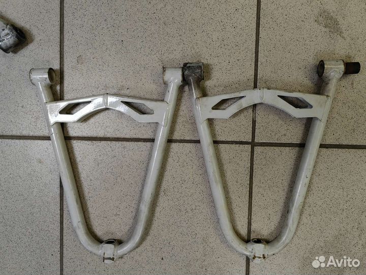 Рычаг верхние правый BRP ski-doo Summit