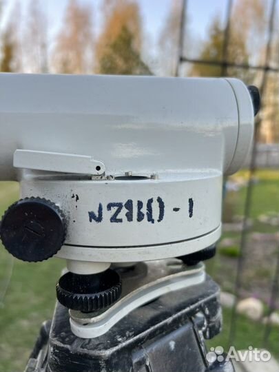 Строительный нивелир