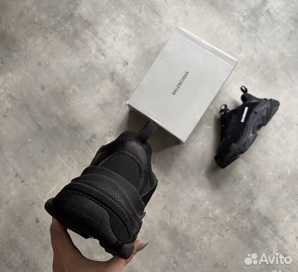 Кроссовки balenciaga triple s