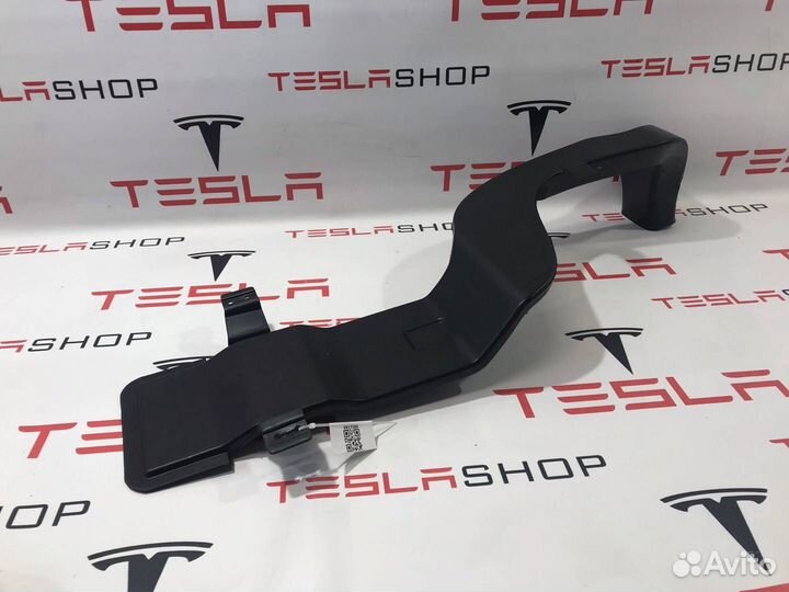 Воздуховод печки Tesla Model S 2015 1008449-00-F