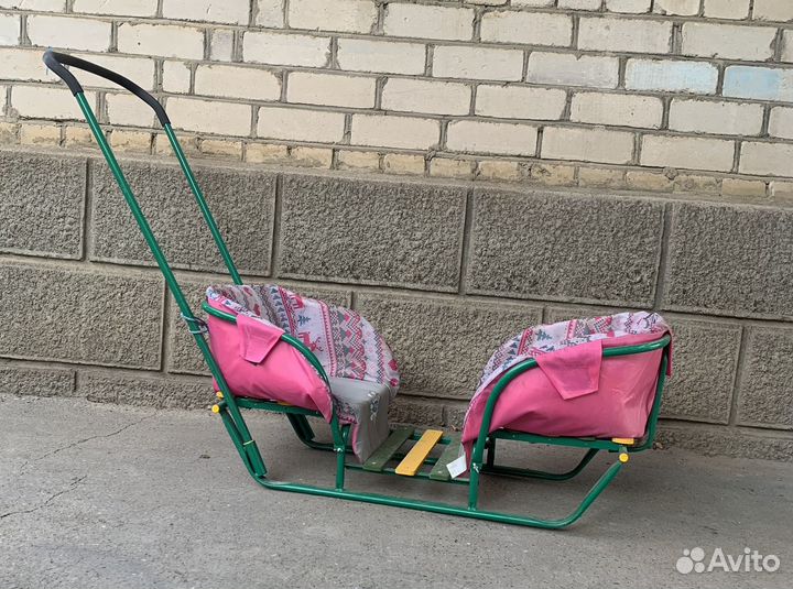 Санки для двойни, погодок