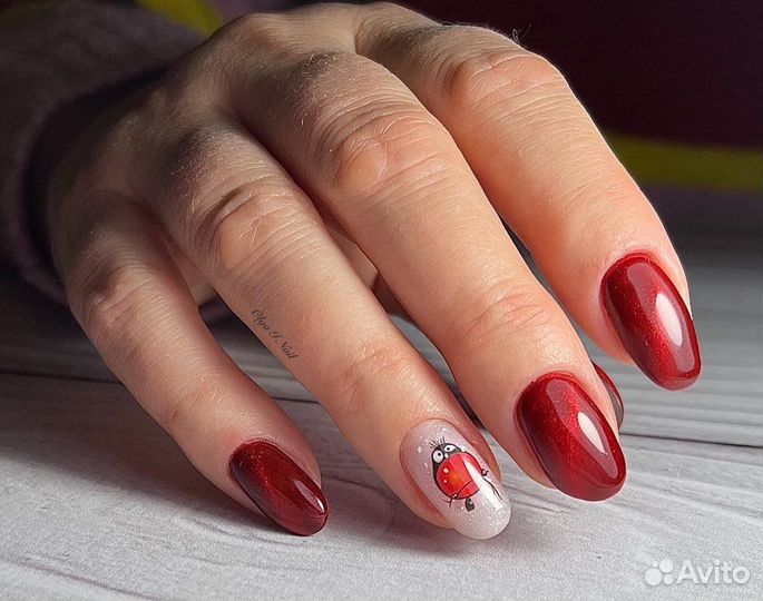 Маникюр и педикюр