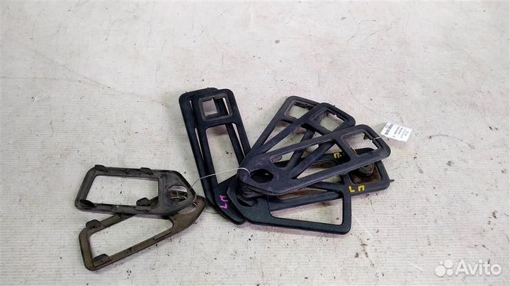 Рамка крючка открываня двери volkswagen Passat B3