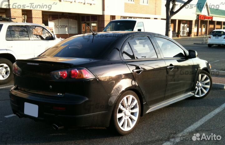 Лип спойлер лезвие на Mitsubishi Lancer 10