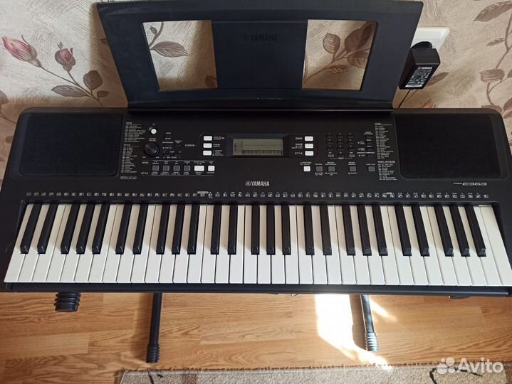 Цифровой синтезатор Yamaha PSR-E363