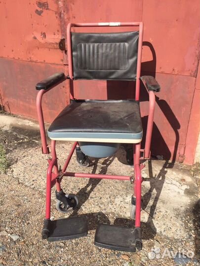 Коляска инвалидная с санитарным оснащением