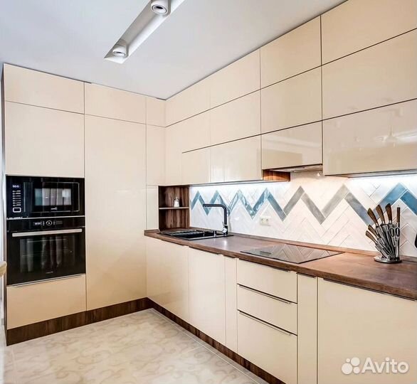 Кухня современная на заказ. Доставка и сборк