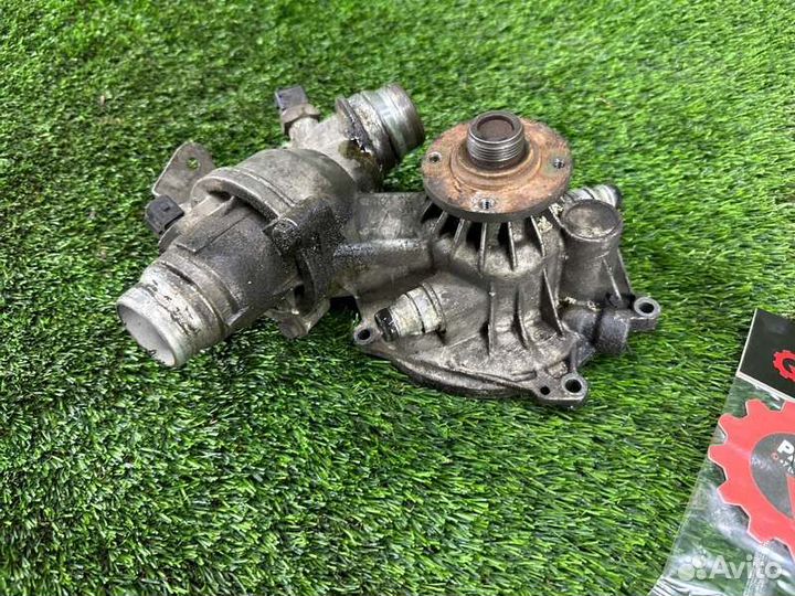 Помпа Bmw 7 E66 N62B44 2002