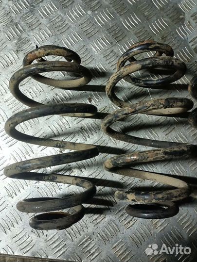 Пружины задние BMW E36