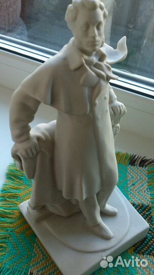 Фарфоровая статуэтка Пушкин А. С