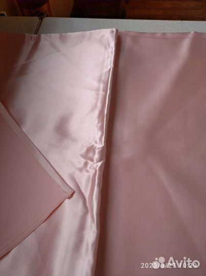 Отрез атласный, новый, в наличии несколько штук