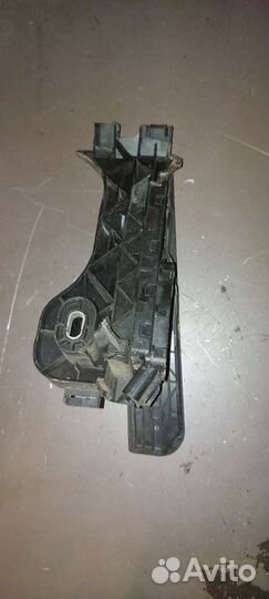 Педаль газа на Volkswagen Passat B6