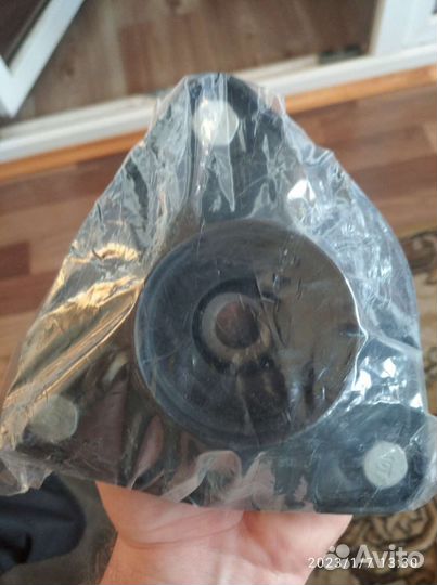 Верхняя опора стойки амортизатора