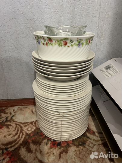 Набор тарелок