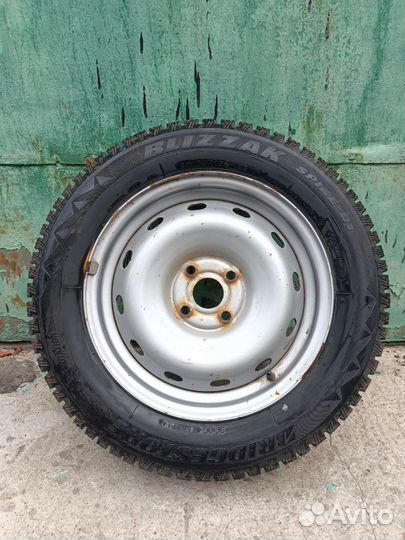 Bridgestone Blizzak Spike-01 185/65 R15 88T