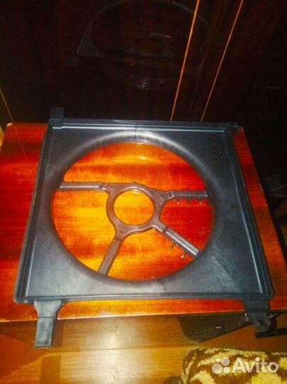 Для Daewoo Nexia. Диффузор вентилятора. Новый