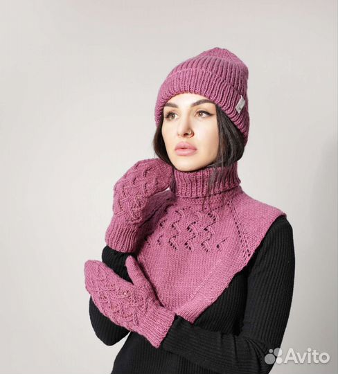 Шапка, манишка, рукавицывязаные