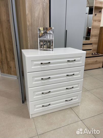 Комод белый 4 ящика