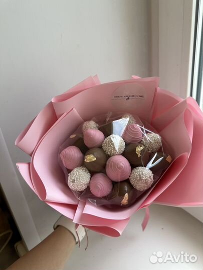 Клубника в шоколаде букеты