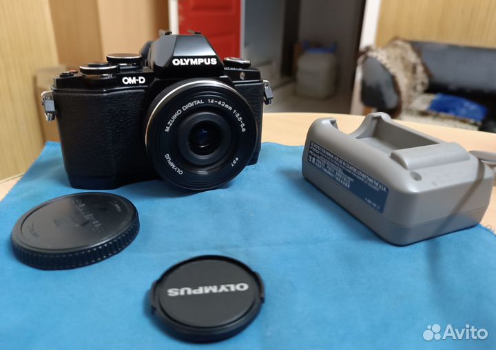 Olympus OM-D E-M10 в состоянии нового