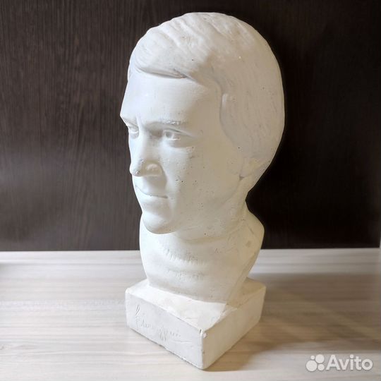 Бюст Высоцкого