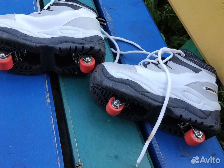 Роликовые ботинки на колёсах