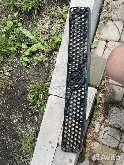 Решетка радиатора toyota rav 4 xa10 1 поколение