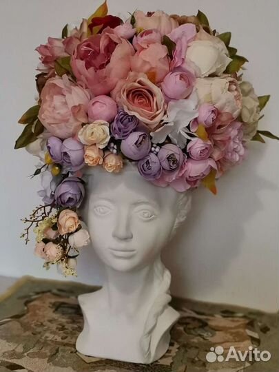 Композиция в гипсовом кашпо