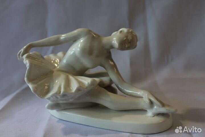 Фигурка фарфор. Балерина