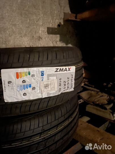 Zmax Zealion 215/45 R17 91W