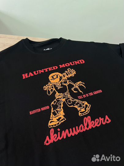 Футболка оверсайз haunted mound Skinwalkers