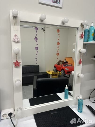 Зеркало гримерное с лампочками
