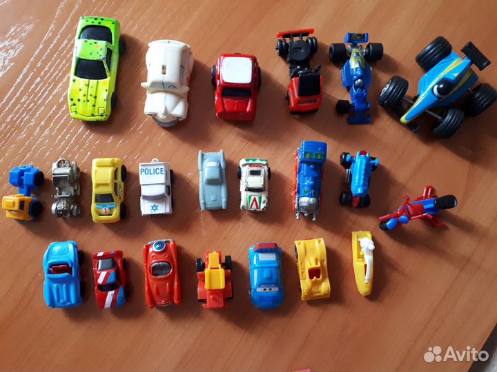 Коллекция маленьких машинок разных вариантов )