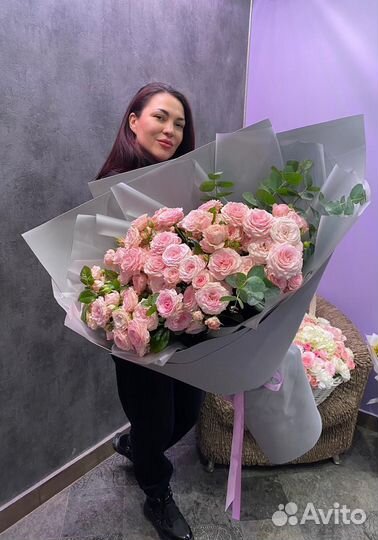 Букет кустовых роз