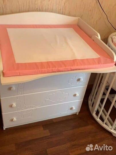 Детская кровать с маятником