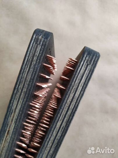 Садху доска с медными гвоздями